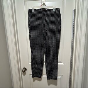 Crosby Black and White Geometric ladies size 8 pants. Narrow leg. Lot of stretch